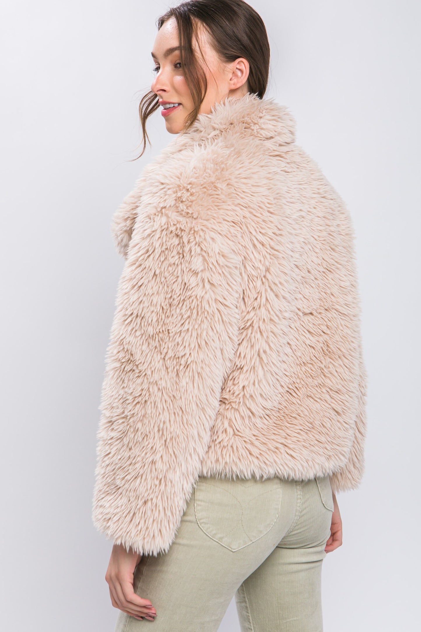Cozy Mid-Waist Faux Fur Coat for Effortless Style