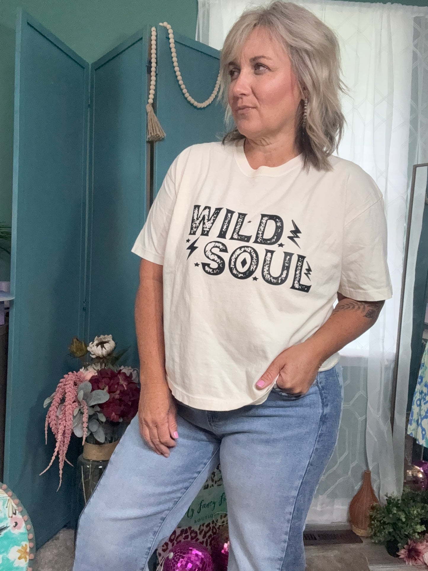 Wild Soul, Free Style Cropped Graphic Tee – Cream