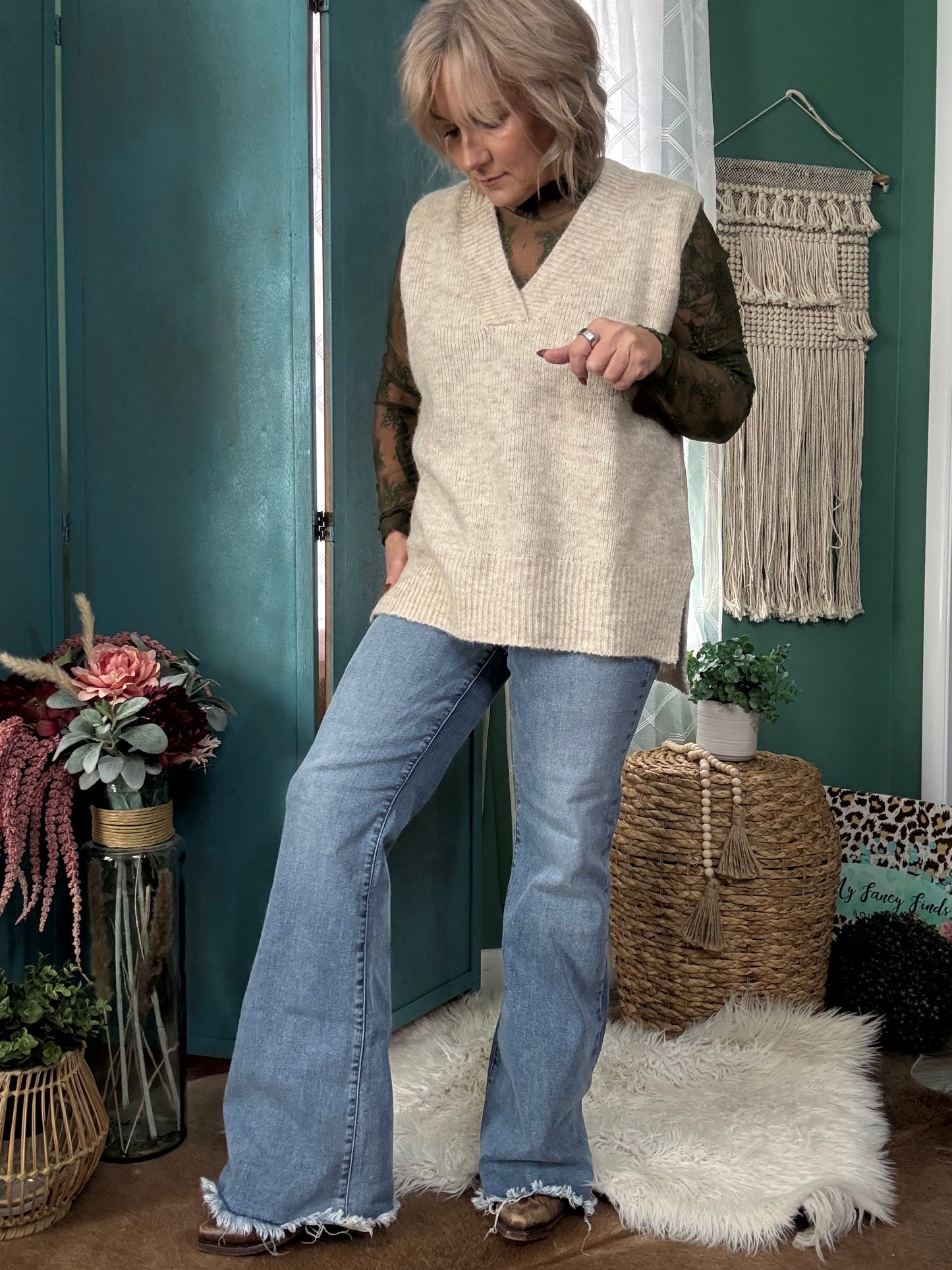 Canyon Dreamin’ – High Rise Bell Bottom Jeans