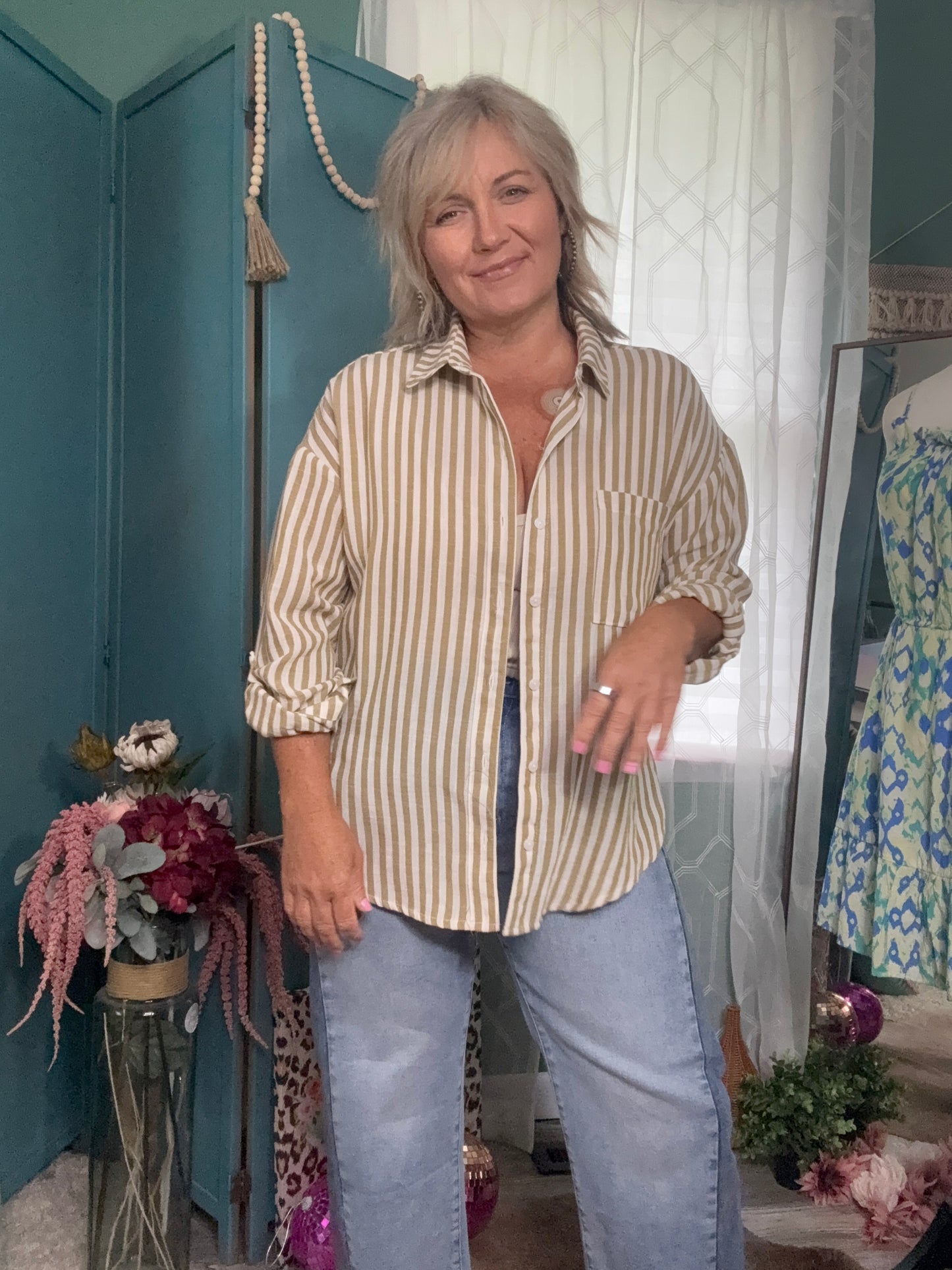 Coastal Cool Roll Sleeve Button-Down – Taupe Neutral Tones
