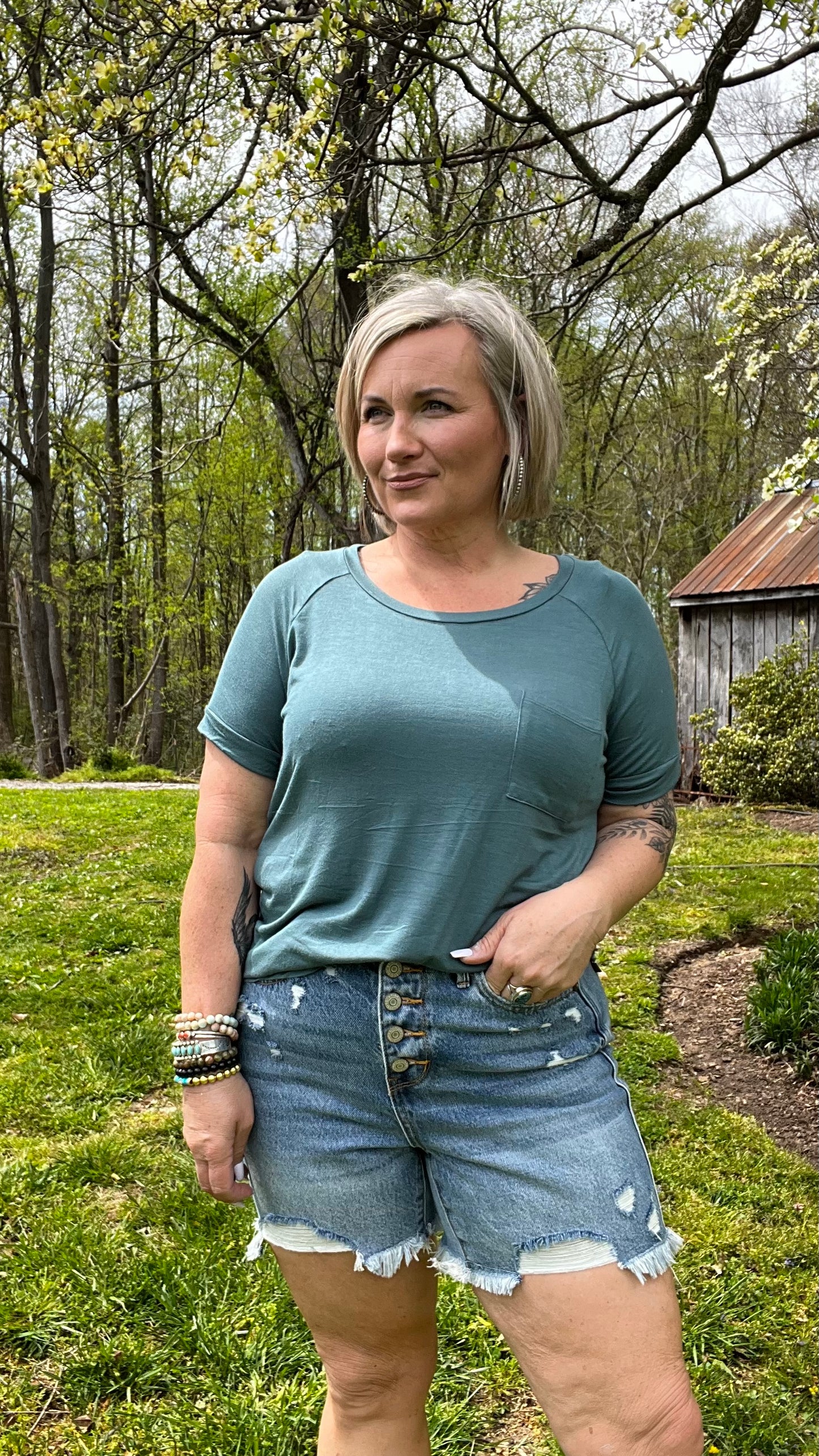 Short sleeve raglan pocket tee