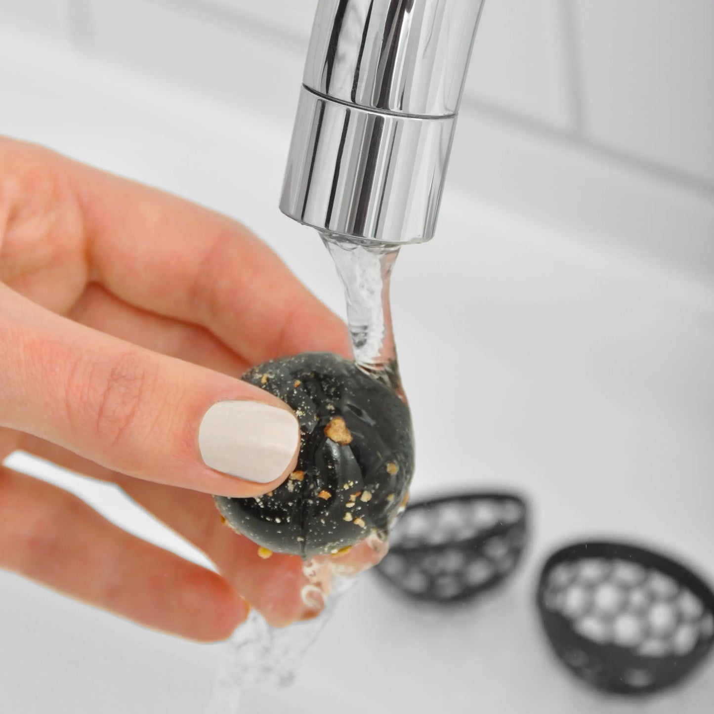The Bag Cleaning Ball