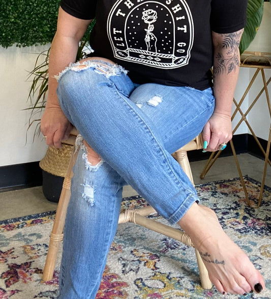 The Perfect high waist distressed denim 8530