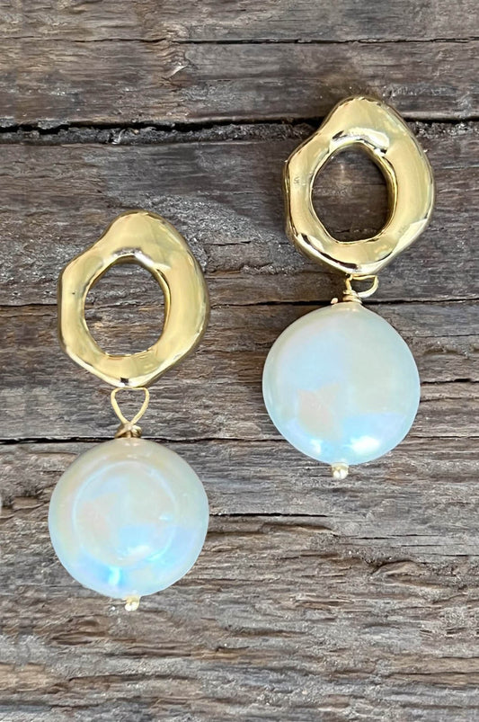 Natural Pearl and Goldtone Dangle Earring