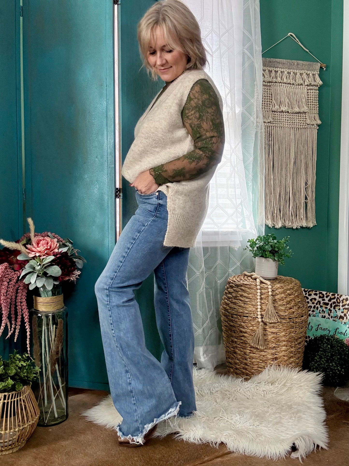 Canyon Dreamin’ – High Rise Bell Bottom Jeans