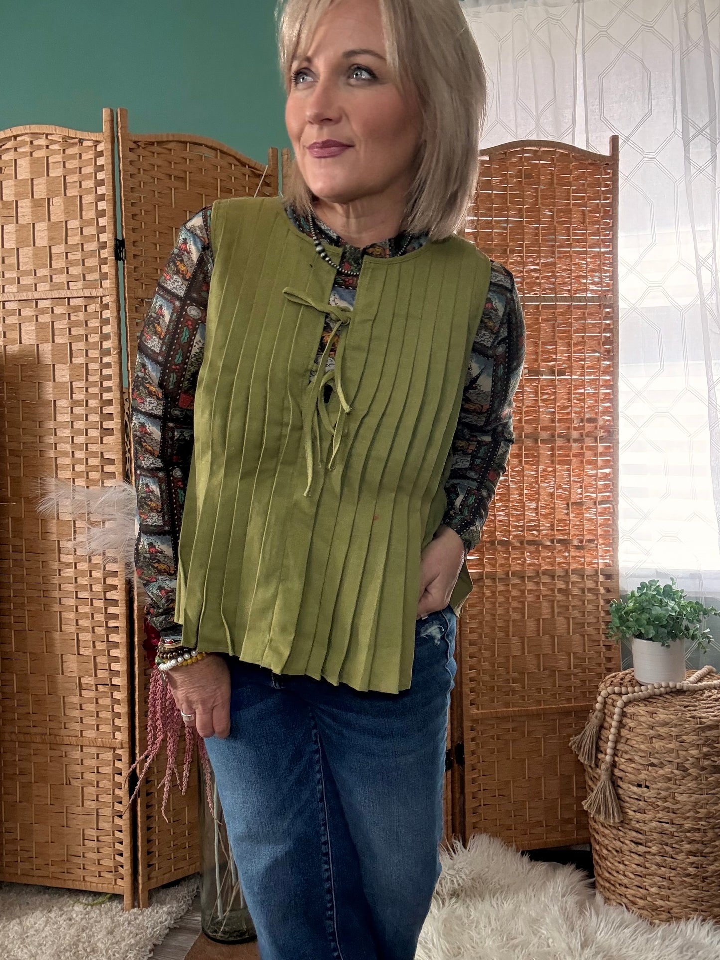 Olive Pleated Woven Tie-Front Blouse – Sleeveless & Lightweight