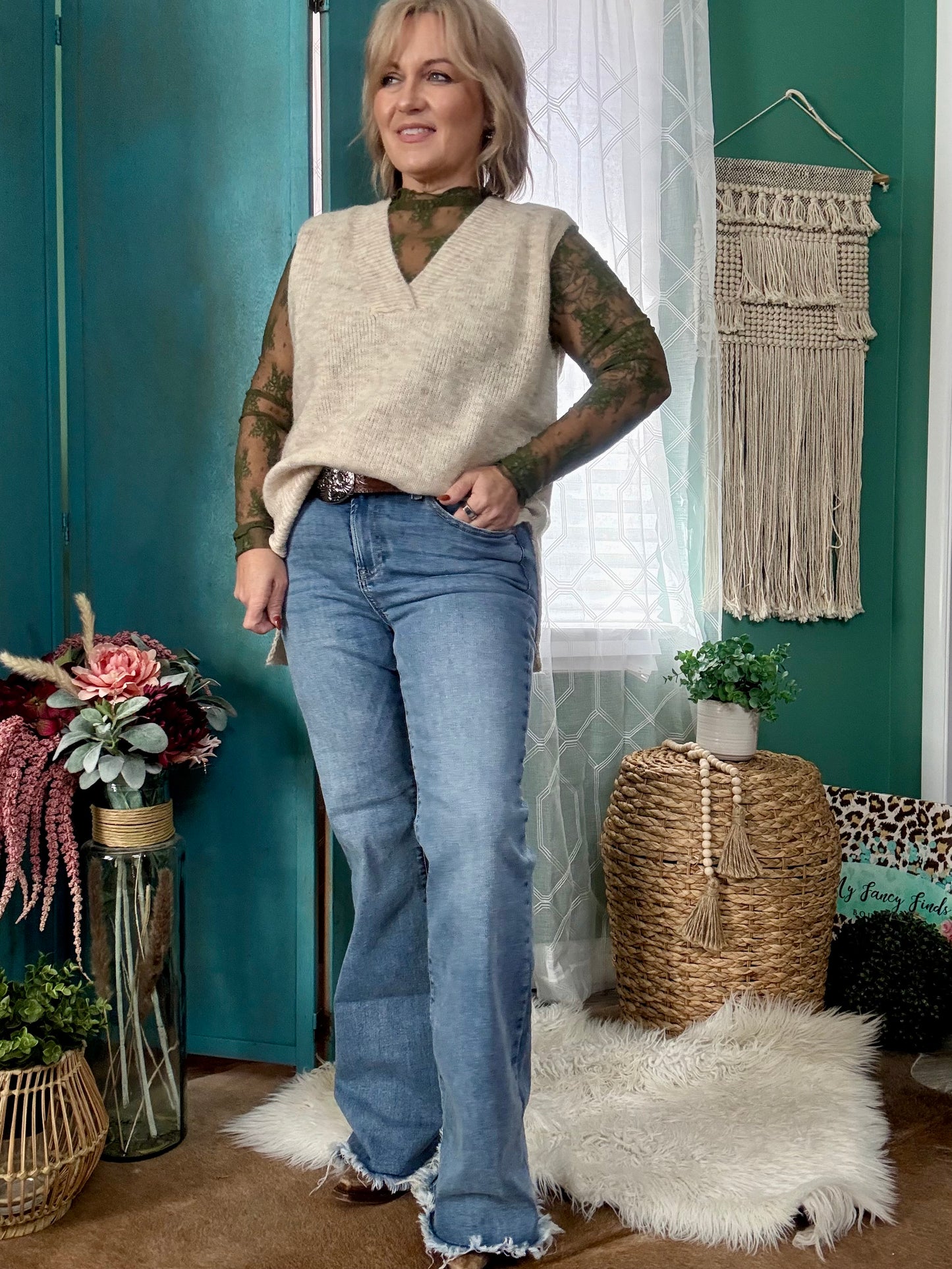 Canyon Dreamin’ – High Rise Bell Bottom Jeans