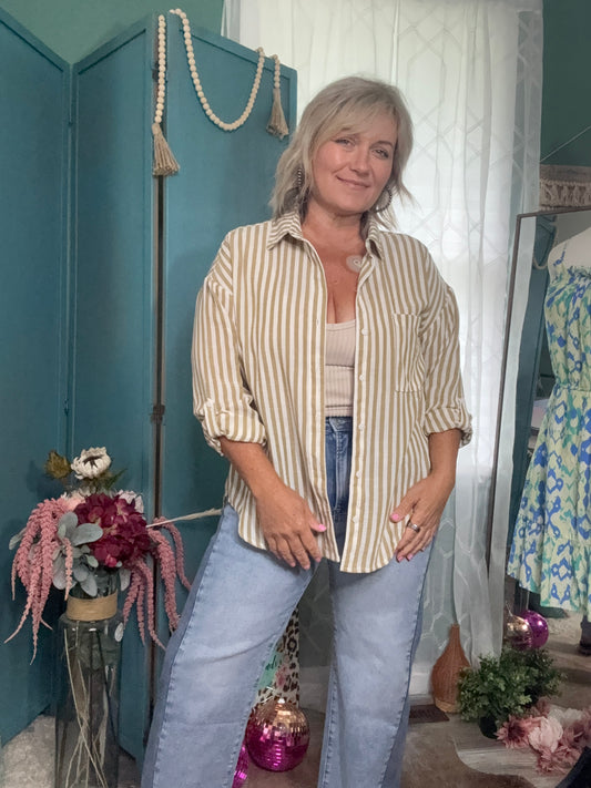 Coastal Cool Roll Sleeve Button-Down – Taupe Neutral Tones