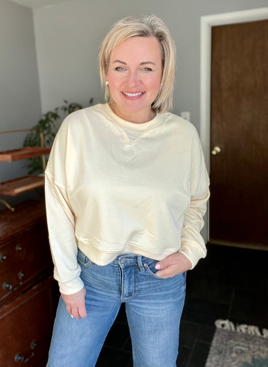 Butter Cream Cropped sweatshirt