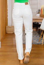 Diana Straight Leg Jeans In White Judy Blue