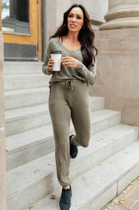Essential Lounge Joggers in Mineral Wash Olive