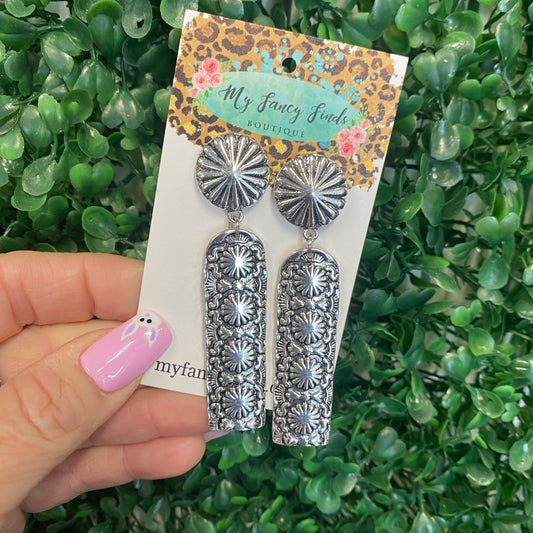 Sunburst stamped conch drop earring