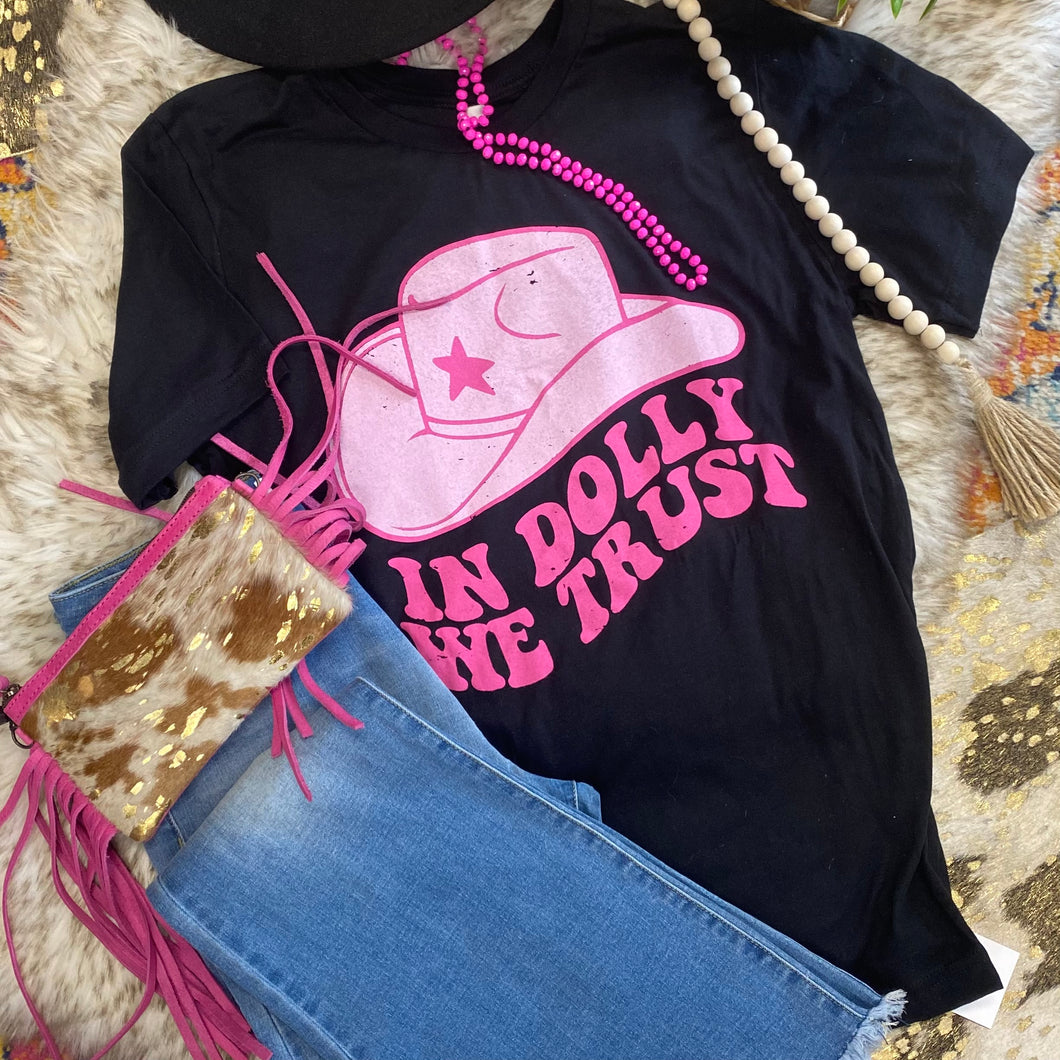 In Dolly we trust graphic tee
